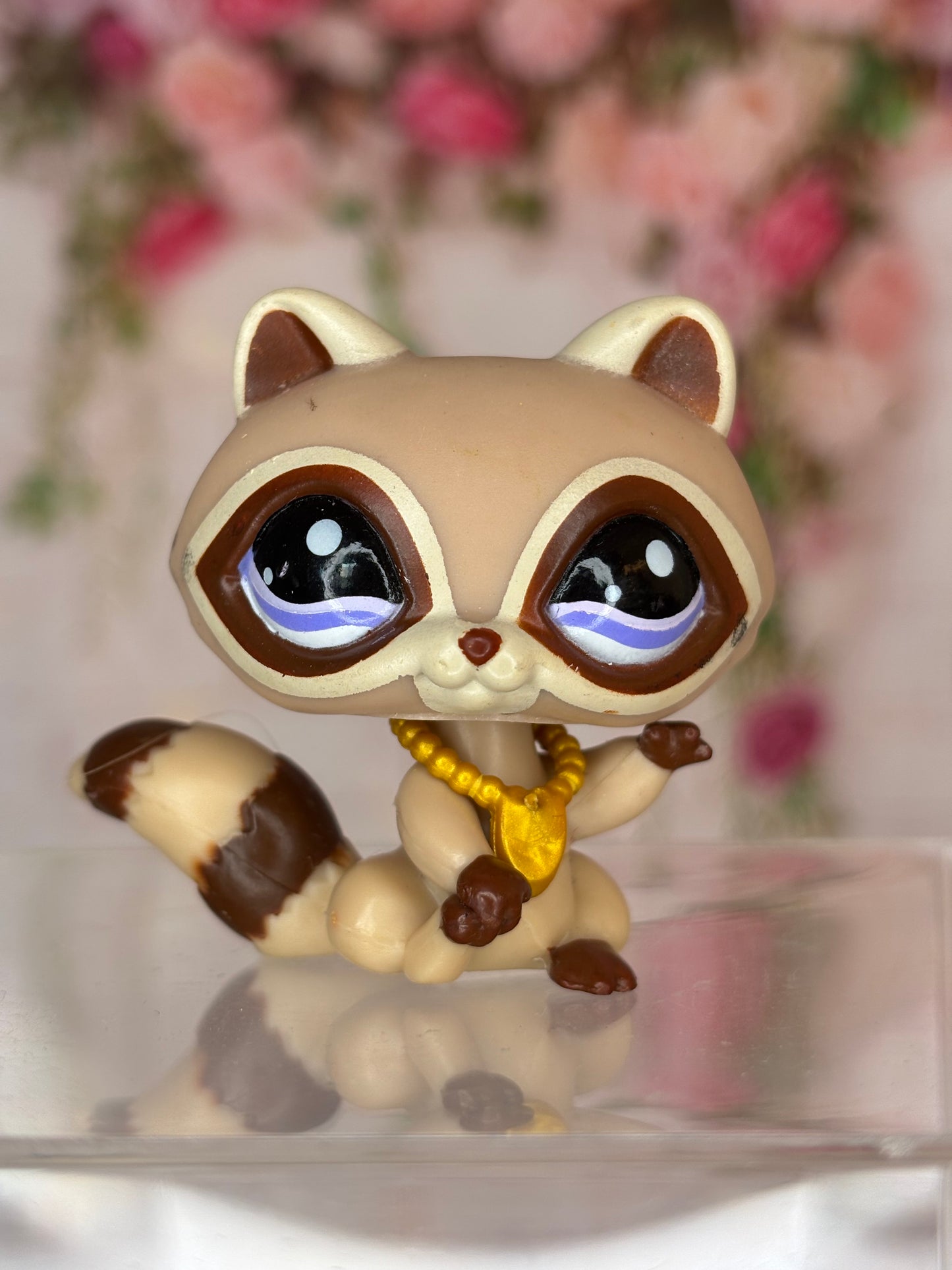 LPS Raccoon + collier