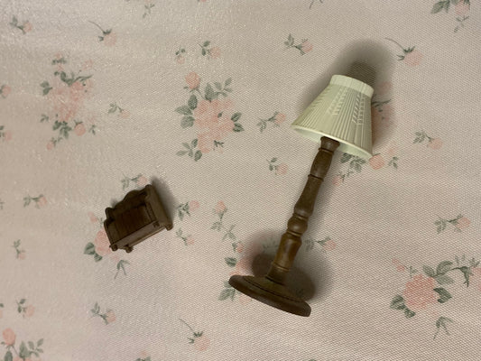 Calico Critters Lamp And Book Stand