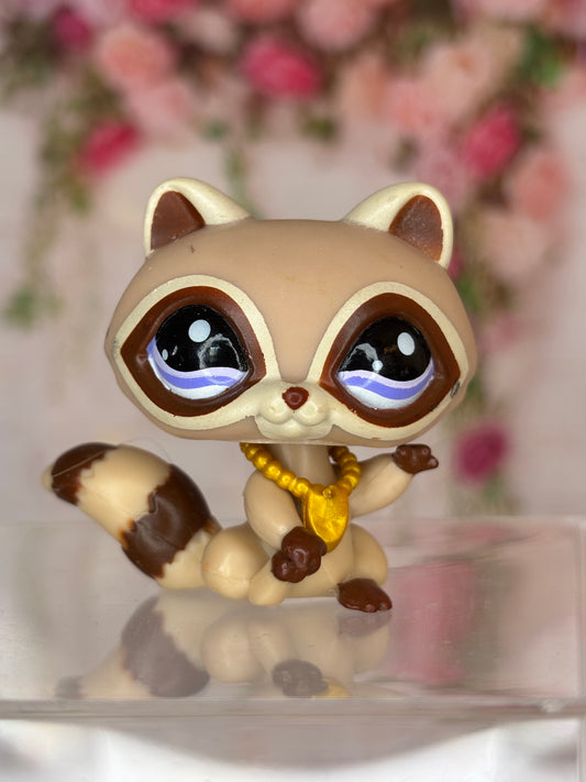 LPS Raccoon + collier